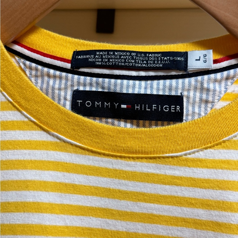 Like New Men’s Vintage Tommy Hilfiger Short Sleeve T-Shirt Size Large - Picture 4 of 6